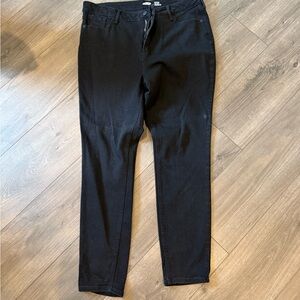 Old Navy Women's Skinny Jeans - Black